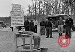Image des membres britanniques du Parlement visiter Camp de concentration Buchenwald Allemagne, 1945, de la seconde 22 séquences d'archives historiques vidéo 65675055079