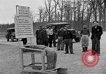 Image des membres britanniques du Parlement visiter Camp de concentration Buchenwald Allemagne, 1945, de la seconde 25 séquences d'archives historiques vidéo 65675055079