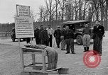 Image des membres britanniques du Parlement visiter Camp de concentration Buchenwald Allemagne, 1945, de la seconde 26 séquences d'archives historiques vidéo 65675055079