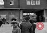 Image des membres britanniques du Parlement visiter Camp de concentration Buchenwald Allemagne, 1945, de la seconde 39 séquences d'archives historiques vidéo 65675055079