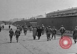 Image des membres britanniques du Parlement visiter Camp de concentration Buchenwald Allemagne, 1945, de la seconde 46 séquences d'archives historiques vidéo 65675055079