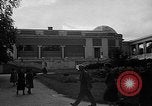 Standbild anglo-amerikanischen NS-Internierungslager Vittel Frankreich, 1944, aus Sekunde 6 historischem Filmmaterial Videoclip 65675055087