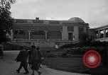 Standbild anglo-amerikanischen NS-Internierungslager Vittel Frankreich, 1944, aus Sekunde 8 historischem Filmmaterial Videoclip 65675055087