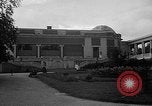 Standbild anglo-amerikanischen NS-Internierungslager Vittel Frankreich, 1944, aus Sekunde 12 historischem Filmmaterial Videoclip 65675055087
