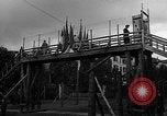Standbild anglo-amerikanischen NS-Internierungslager Vittel Frankreich, 1944, aus Sekunde 39 historischem Filmmaterial Videoclip 65675055087