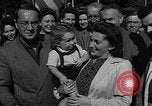 Standbild anglo-amerikanischen NS-Lager Vittel Frankreich, 1944, aus Sekunde 3 historischem Filmmaterial Videoclip 65675055088