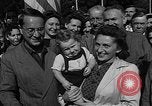 Standbild anglo-amerikanischen NS-Lager Vittel Frankreich, 1944, aus Sekunde 7 historischem Filmmaterial Videoclip 65675055088
