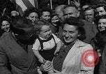 Standbild anglo-amerikanischen NS-Lager Vittel Frankreich, 1944, aus Sekunde 11 historischem Filmmaterial Videoclip 65675055088