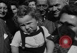 Standbild anglo-amerikanischen NS-Lager Vittel Frankreich, 1944, aus Sekunde 15 historischem Filmmaterial Videoclip 65675055088