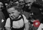 Standbild anglo-amerikanischen NS-Lager Vittel Frankreich, 1944, aus Sekunde 19 historischem Filmmaterial Videoclip 65675055088
