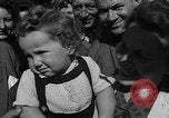 Standbild anglo-amerikanischen NS-Lager Vittel Frankreich, 1944, aus Sekunde 21 historischem Filmmaterial Videoclip 65675055088
