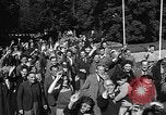 Standbild anglo-amerikanischen NS-Lager Vittel Frankreich, 1944, aus Sekunde 33 historischem Filmmaterial Videoclip 65675055088