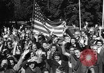 Standbild anglo-amerikanischen NS-Lager Vittel Frankreich, 1944, aus Sekunde 37 historischem Filmmaterial Videoclip 65675055088
