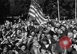 Standbild anglo-amerikanischen NS-Lager Vittel Frankreich, 1944, aus Sekunde 44 historischem Filmmaterial Videoclip 65675055088
