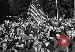 Standbild anglo-amerikanischen NS-Lager Vittel Frankreich, 1944, aus Sekunde 45 historischem Filmmaterial Videoclip 65675055088