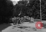 Standbild anglo-amerikanischen NS-Lager Vittel Frankreich, 1944, aus Sekunde 49 historischem Filmmaterial Videoclip 65675055088