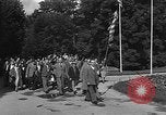 Standbild anglo-amerikanischen NS-Lager Vittel Frankreich, 1944, aus Sekunde 54 historischem Filmmaterial Videoclip 65675055088