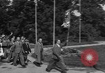 Standbild anglo-amerikanischen NS-Lager Vittel Frankreich, 1944, aus Sekunde 56 historischem Filmmaterial Videoclip 65675055088