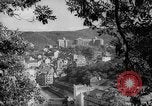 Standbild russische Offiziere und Soldaten Karlsbad Tschechoslowakei, 1946, aus Sekunde 9 historischem Filmmaterial Videoclip 65675055107