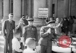 Standbild russische Offiziere und Soldaten Karlsbad Tschechoslowakei, 1946, aus Sekunde 31 historischem Filmmaterial Videoclip 65675055107