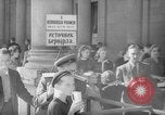 Standbild russische Offiziere und Soldaten Karlsbad Tschechoslowakei, 1946, aus Sekunde 33 historischem Filmmaterial Videoclip 65675055107