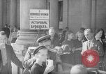 Standbild russische Offiziere und Soldaten Karlsbad Tschechoslowakei, 1946, aus Sekunde 34 historischem Filmmaterial Videoclip 65675055107