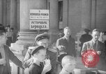 Standbild russische Offiziere und Soldaten Karlsbad Tschechoslowakei, 1946, aus Sekunde 36 historischem Filmmaterial Videoclip 65675055107