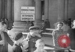 Standbild russische Offiziere und Soldaten Karlsbad Tschechoslowakei, 1946, aus Sekunde 41 historischem Filmmaterial Videoclip 65675055107