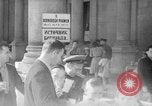 Standbild russische Offiziere und Soldaten Karlsbad Tschechoslowakei, 1946, aus Sekunde 50 historischem Filmmaterial Videoclip 65675055107
