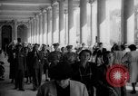 Standbild russische Offiziere und Soldaten Karlsbad Tschechoslowakei, 1946, aus Sekunde 56 historischem Filmmaterial Videoclip 65675055107