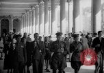 Standbild russische Offiziere und Soldaten Karlsbad Tschechoslowakei, 1946, aus Sekunde 57 historischem Filmmaterial Videoclip 65675055107