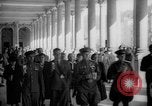 Standbild russische Offiziere und Soldaten Karlsbad Tschechoslowakei, 1946, aus Sekunde 58 historischem Filmmaterial Videoclip 65675055107