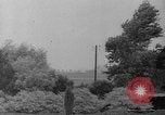 Image des troupes américaines avançant dans Seconde Guerre Mondiale Belgique, 1944, de la seconde 8 séquences d'archives historiques vidéo 65675055108