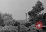 Image des troupes américaines avançant dans Seconde Guerre Mondiale Belgique, 1944, de la seconde 11 séquences d'archives historiques vidéo 65675055108