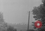 Image des troupes américaines avançant dans Seconde Guerre Mondiale Belgique, 1944, de la seconde 24 séquences d'archives historiques vidéo 65675055108