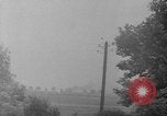 Image des troupes américaines avançant dans Seconde Guerre Mondiale Belgique, 1944, de la seconde 26 séquences d'archives historiques vidéo 65675055108