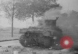 Image des troupes américaines avançant dans Seconde Guerre Mondiale Belgique, 1944, de la seconde 32 séquences d'archives historiques vidéo 65675055108