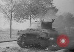 Image des troupes américaines avançant dans Seconde Guerre Mondiale Belgique, 1944, de la seconde 38 séquences d'archives historiques vidéo 65675055108