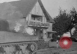 Image des troupes américaines avançant dans Seconde Guerre Mondiale Belgique, 1944, de la seconde 47 séquences d'archives historiques vidéo 65675055108