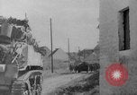 Image des troupes américaines avançant dans Seconde Guerre Mondiale Belgique, 1944, de la seconde 53 séquences d'archives historiques vidéo 65675055108
