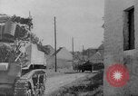 Image des troupes américaines avançant dans Seconde Guerre Mondiale Belgique, 1944, de la seconde 57 séquences d'archives historiques vidéo 65675055108