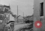 Image des troupes américaines avançant dans Seconde Guerre Mondiale Belgique, 1944, de la seconde 58 séquences d'archives historiques vidéo 65675055108