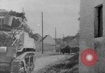 Image des troupes américaines avançant dans Seconde Guerre Mondiale Belgique, 1944, de la seconde 60 séquences d'archives historiques vidéo 65675055108