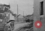 Image des troupes américaines avançant dans Seconde Guerre Mondiale Belgique, 1944, de la seconde 61 séquences d'archives historiques vidéo 65675055108