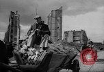 Immagine di Prigionieri di guerra tedeschi Varsavia POLONIA, 1947, secondo 9 filmato di repertorio 65675055114