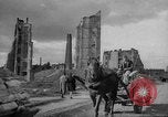 Immagine di Prigionieri di guerra tedeschi Varsavia POLONIA, 1947, secondo 13 filmato di repertorio 65675055114