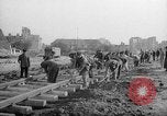 Immagine di Prigionieri di guerra tedeschi Varsavia POLONIA, 1947, secondo 8 filmato di repertorio 65675055115