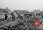 Immagine di Prigionieri di guerra tedeschi Varsavia POLONIA, 1947, secondo 9 filmato di repertorio 65675055115