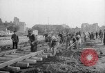 Immagine di Prigionieri di guerra tedeschi Varsavia POLONIA, 1947, secondo 10 filmato di repertorio 65675055115