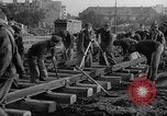 Immagine di Prigionieri di guerra tedeschi Varsavia POLONIA, 1947, secondo 19 filmato di repertorio 65675055115